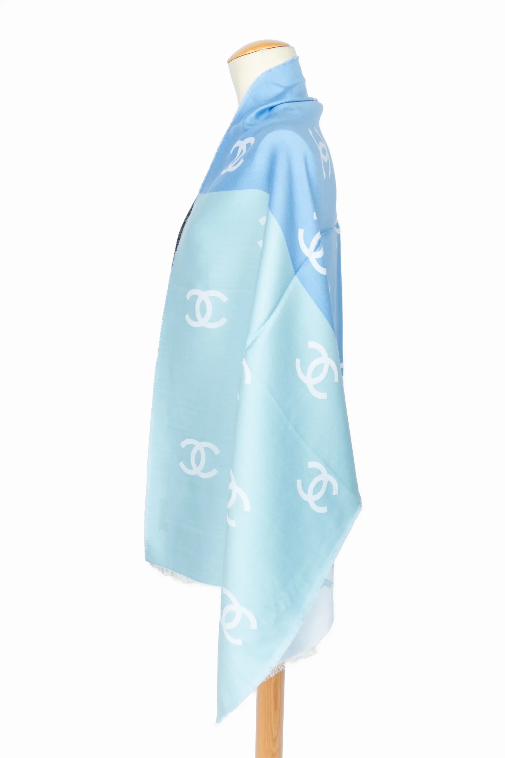 Écharpe tricolore Chanel – Image 5