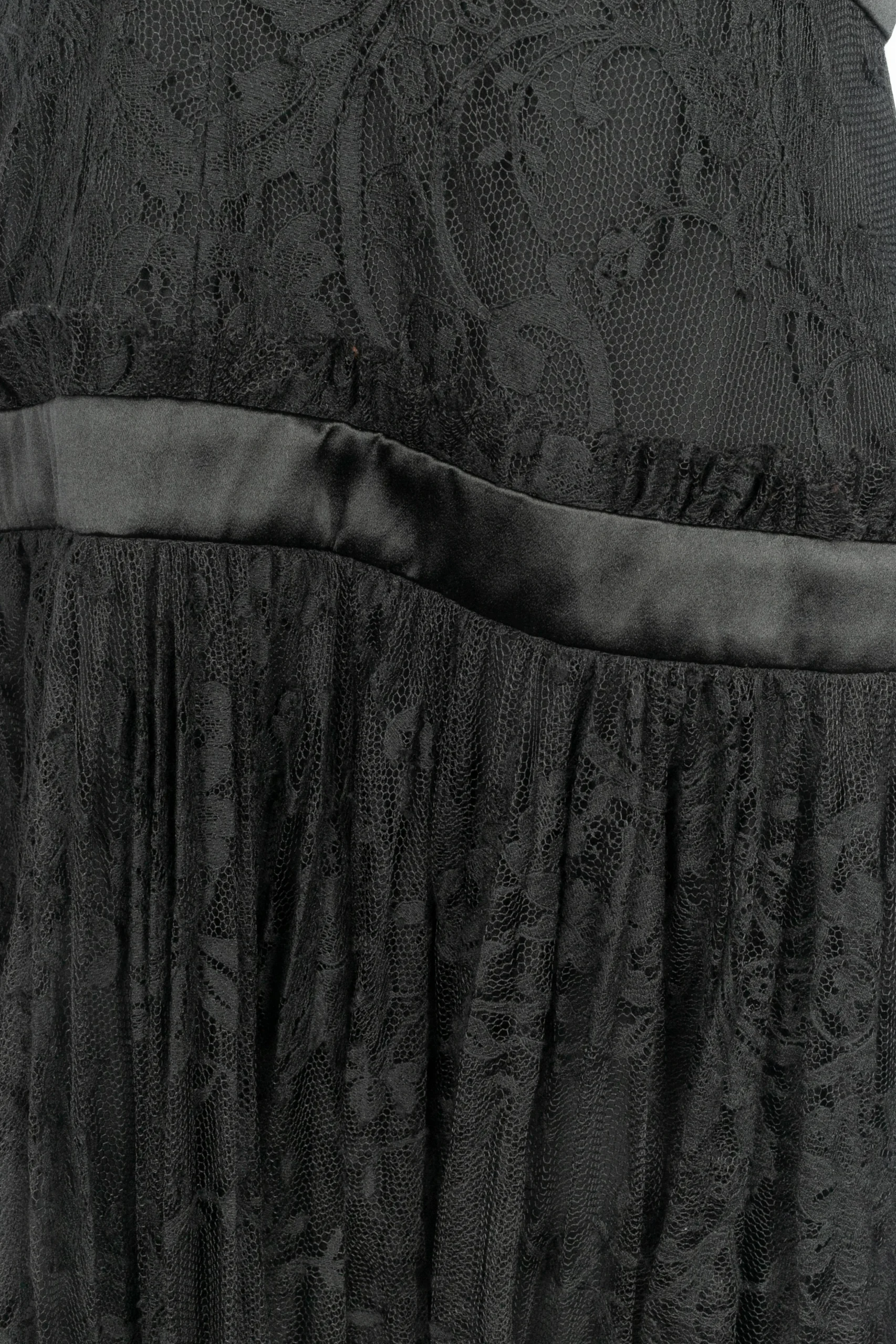 Robe en dentelle Alexander McQueen – Image 9