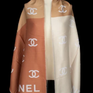 Écharpe tricolore Chanel