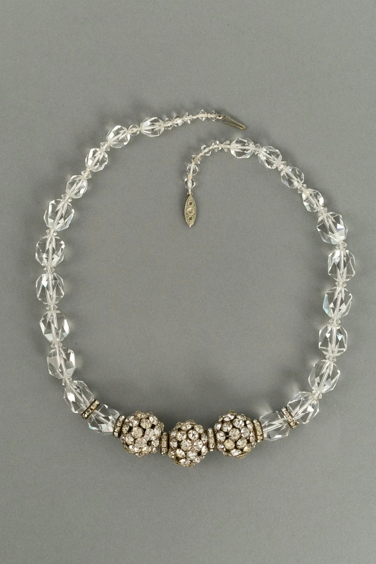 Collier de boules strassées ancien – Image 5