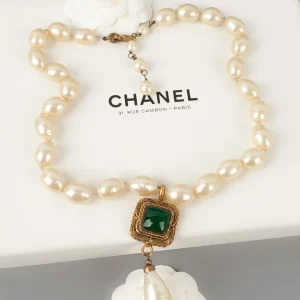 collier Chanel 1983