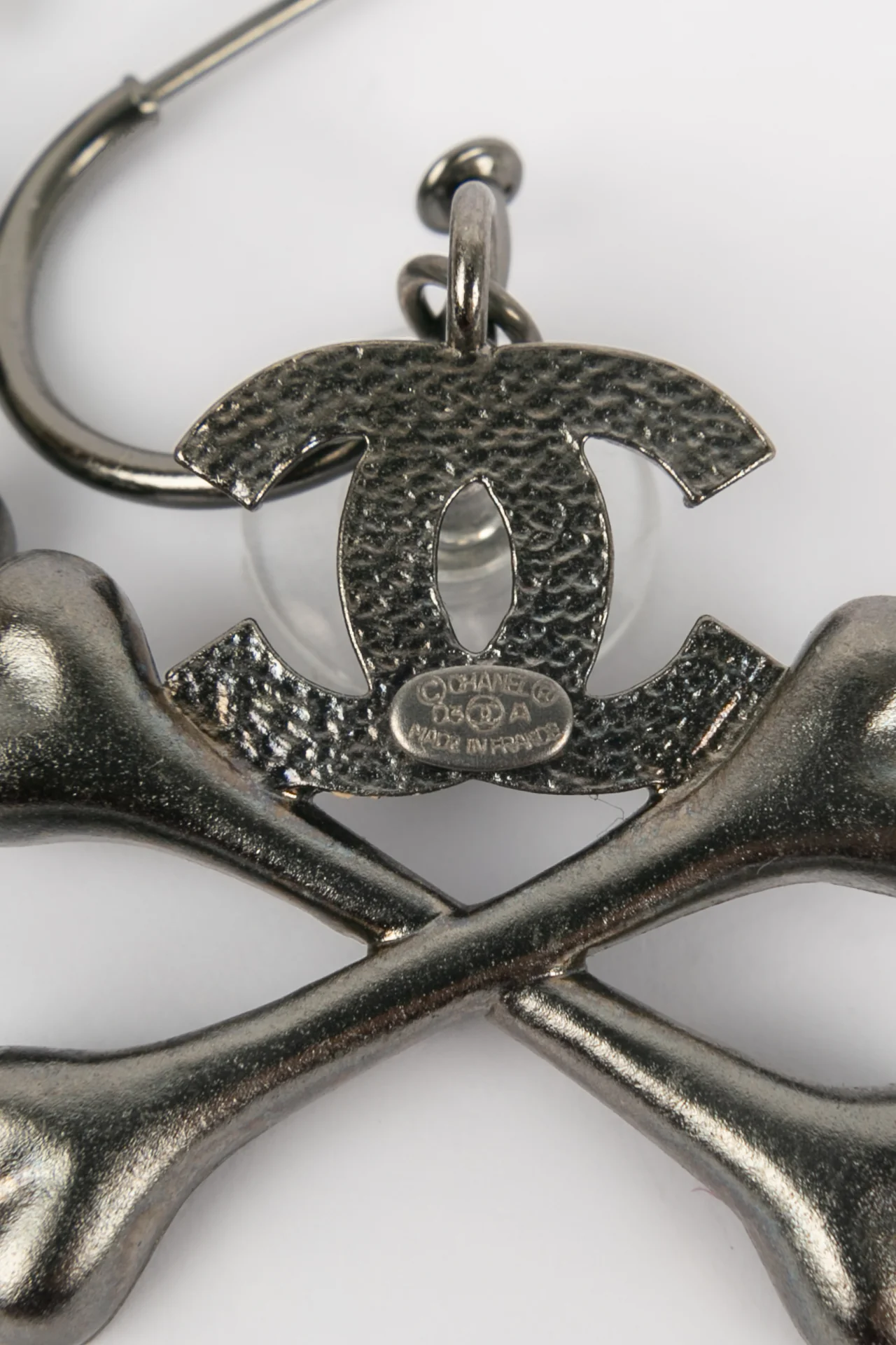 Boucles d'oreilles "Os" Chanel – Image 6