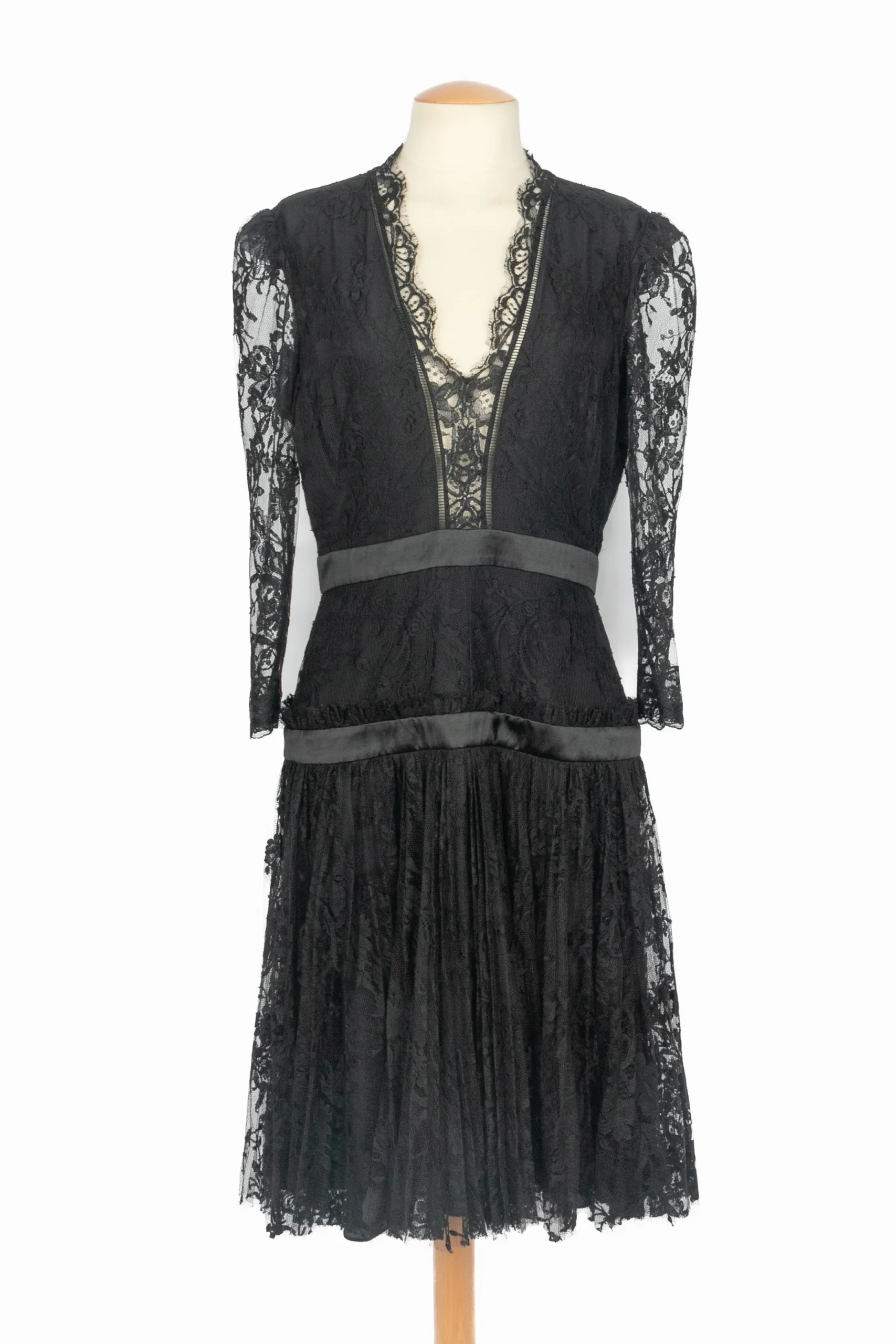 Robe en dentelle Alexander McQueen – Image 2
