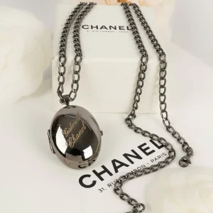Collier pendentif Chanel