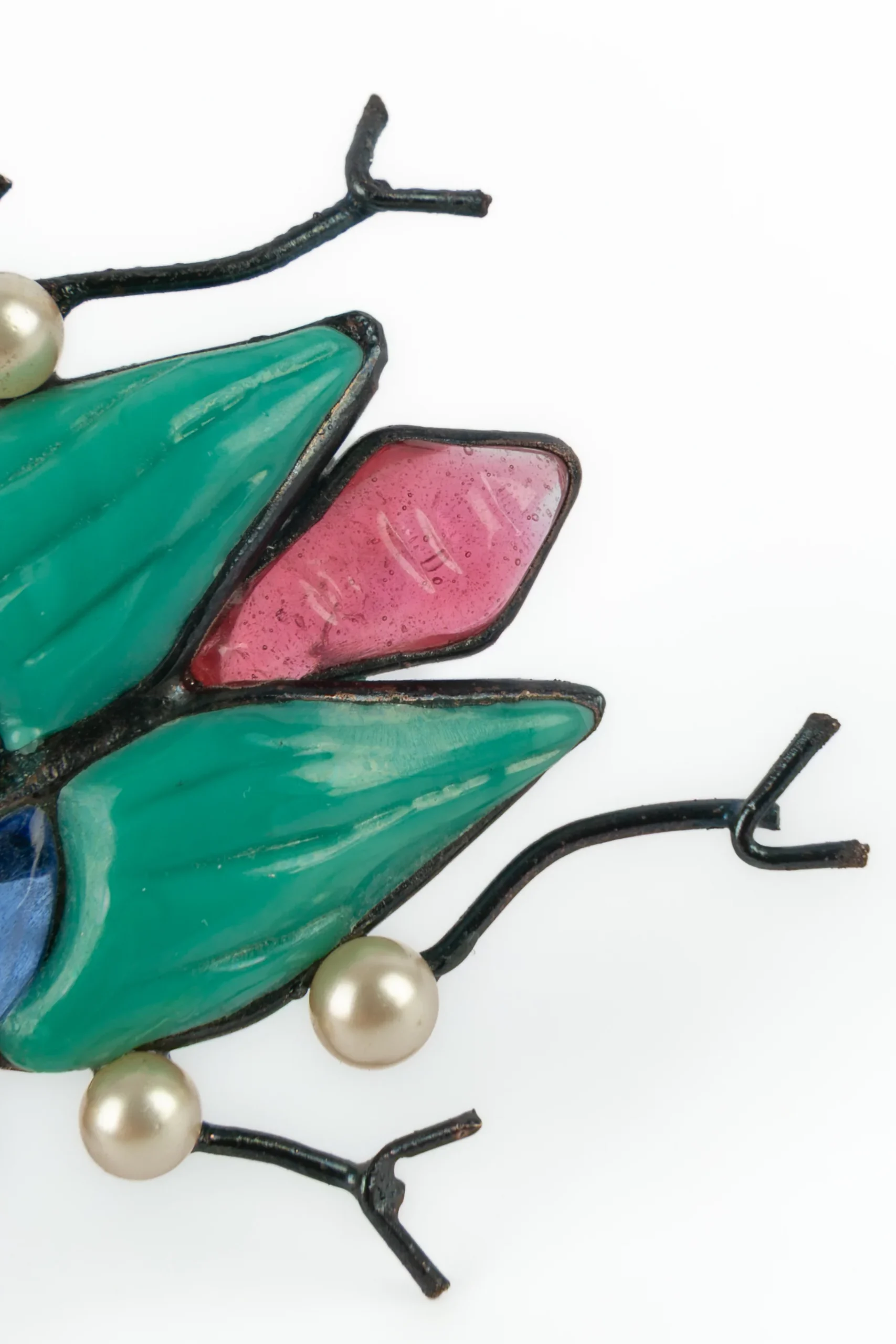 Broche insecte en pâte de verre Loulou de la Falaise – Image 6