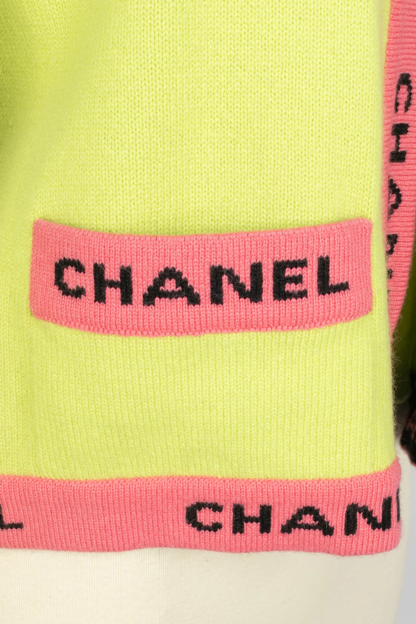 Ensemble cardigan Chanel Croisière 1995 – Image 9
