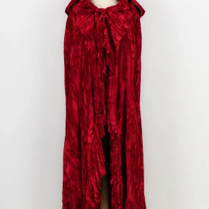 Cape en velours rouge