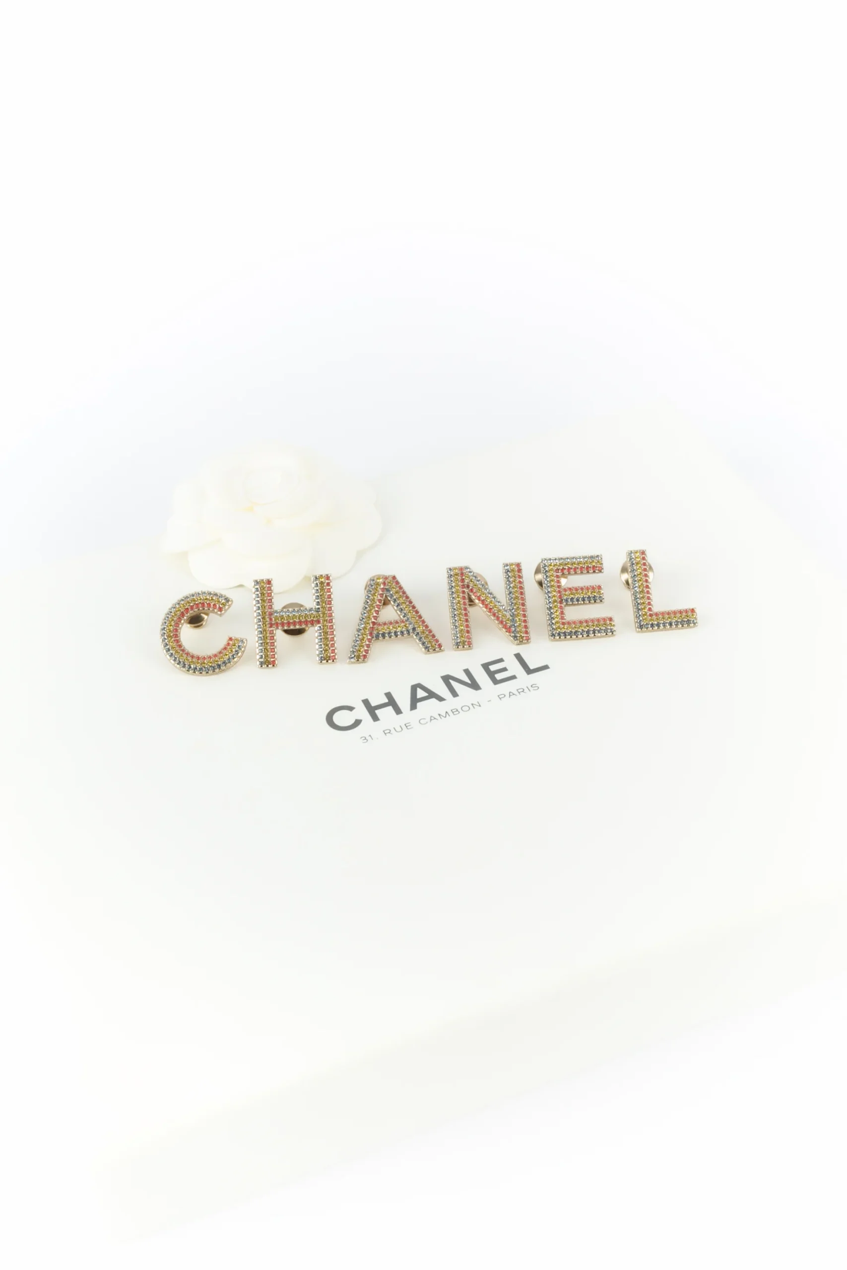 Ensemble de pins Chanel – Image 2