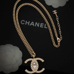 Collier cc Chanel 2022