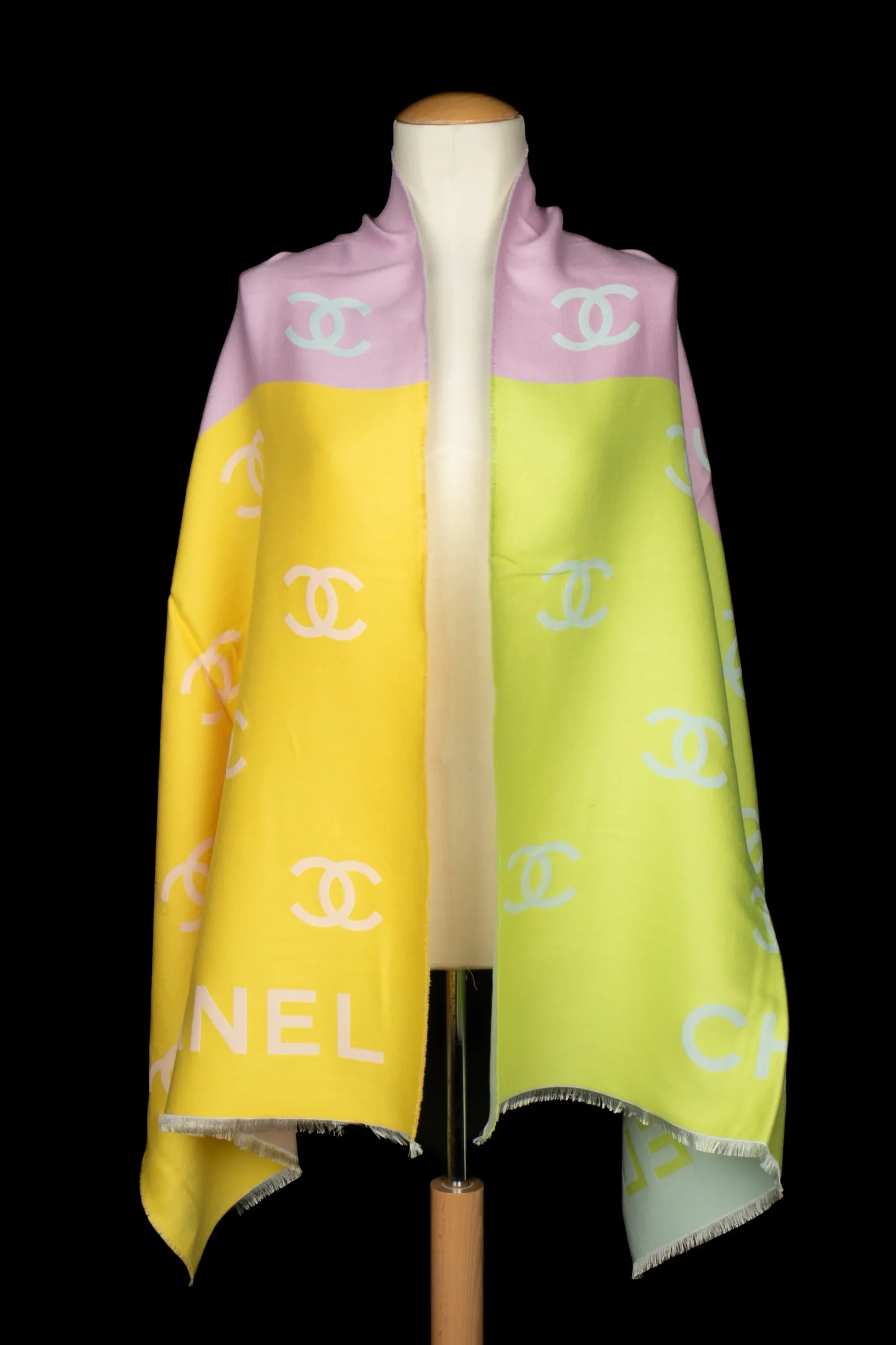 Écharpe tricolore Chanel – Image 4