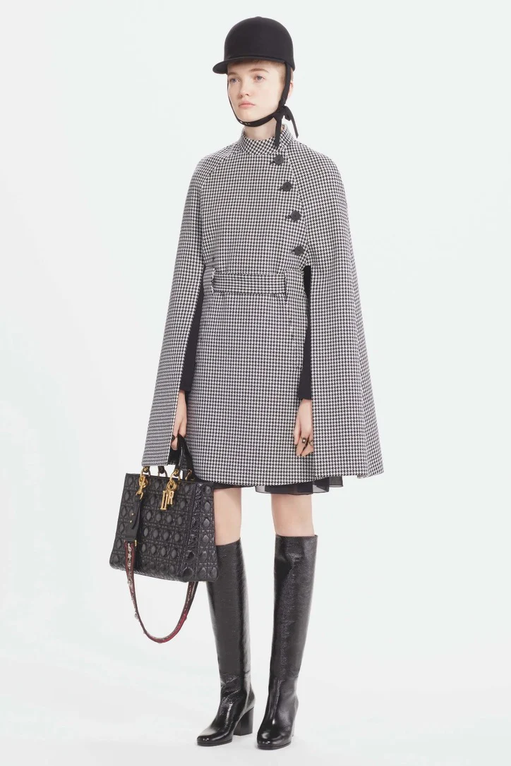 Cape Christian Dior Pre-fall 2017 – Image 4