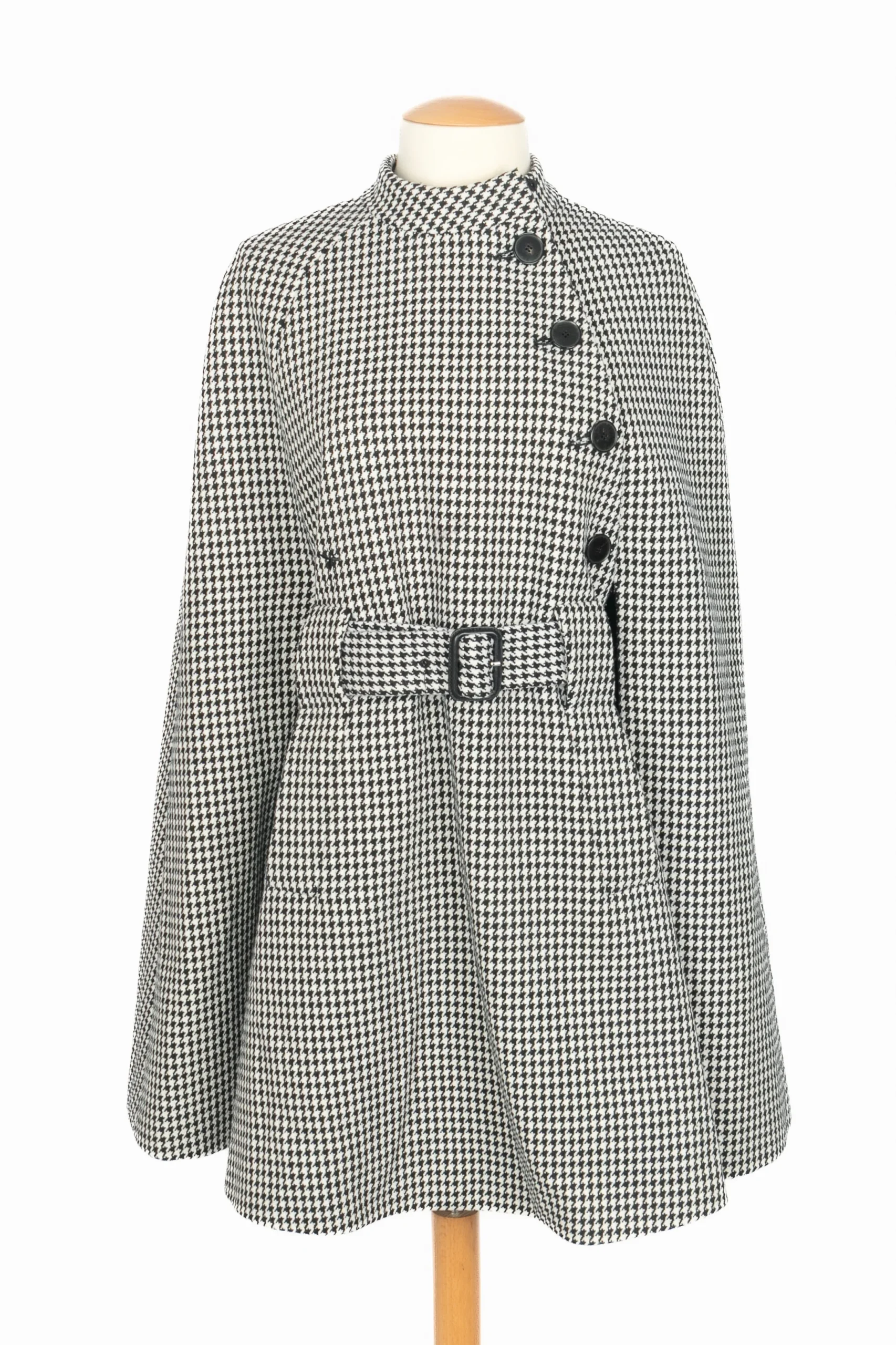 Cape Christian Dior Pre-fall 2017 – Image 5