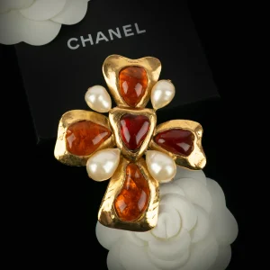 Broche pendentif Chanel été 1994