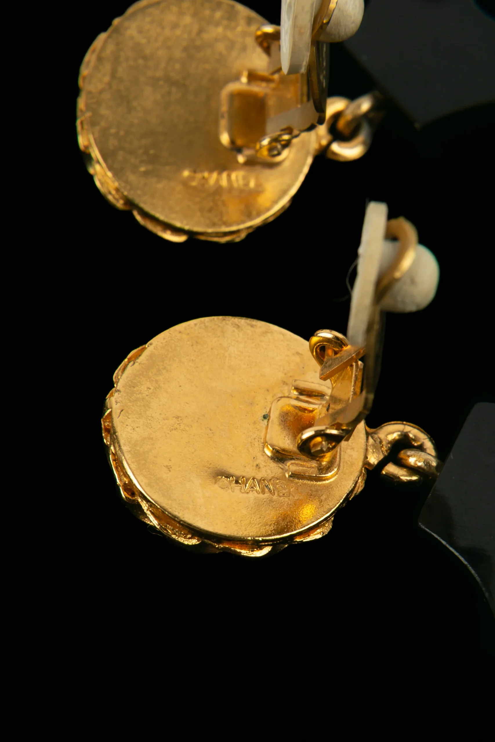 Boucles d'oreilles "cintres" Chanel Haute Couture – Image 9