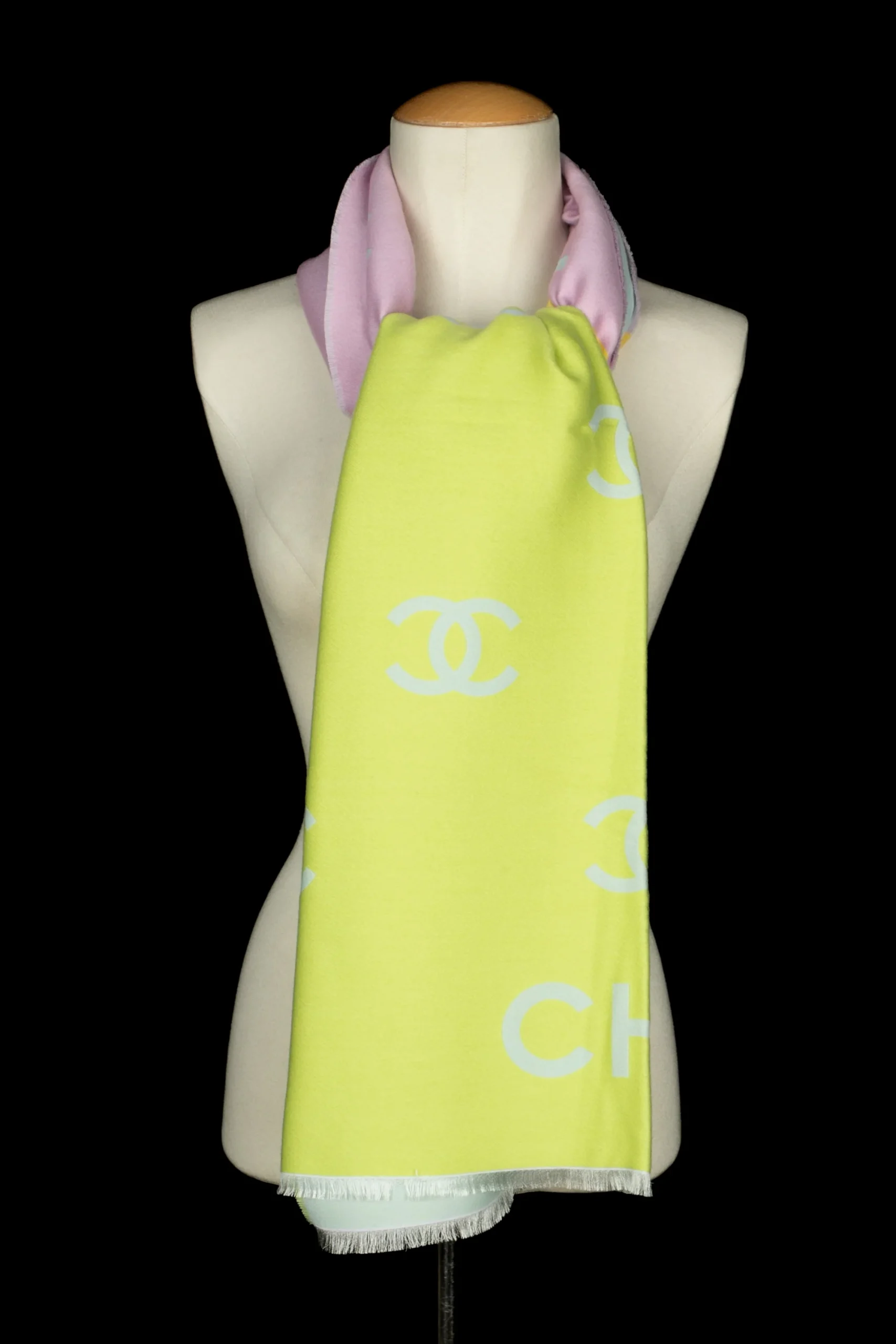 Écharpe tricolore Chanel – Image 2